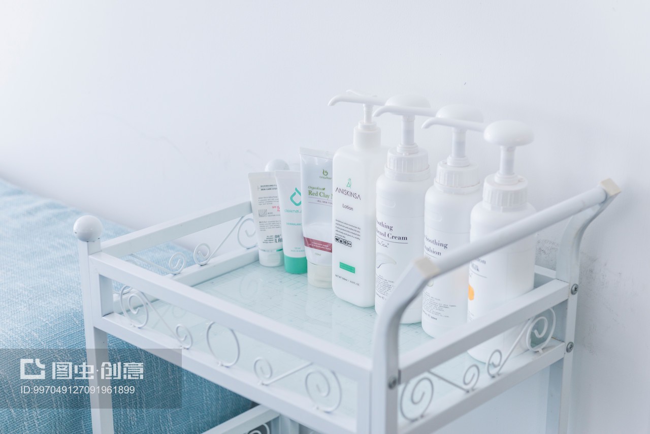 街头美容新风景 移动小推车上的医美与护肤新体验